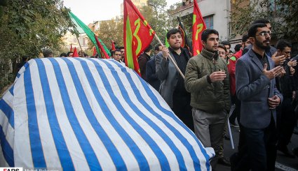 عزاداری دانشجویان از دانشگاه تهران تا حسینیه امام خمینی (ره) + تصاویر