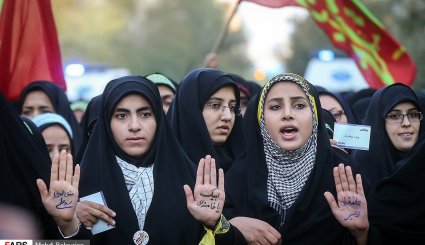 عزاداری دانشجویان از دانشگاه تهران تا حسینیه امام خمینی (ره) + تصاویر