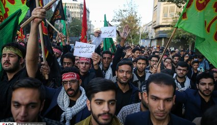 عزاداری دانشجویان از دانشگاه تهران تا حسینیه امام خمینی (ره) + تصاویر