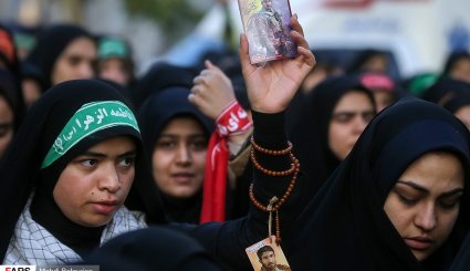 عزاداری دانشجویان از دانشگاه تهران تا حسینیه امام خمینی (ره) + تصاویر
