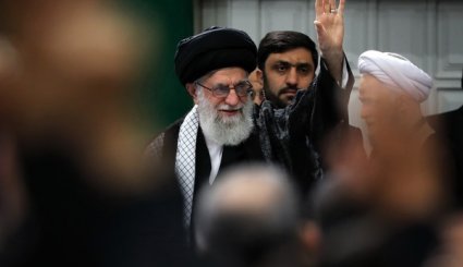 مراسم عزاداری اربعین حسینی با حضور هیئت‌های دانشجویی در حسینیه امام خمینی + تصاویر