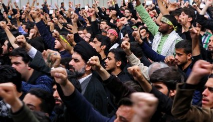 مراسم عزاداری اربعین حسینی با حضور هیئت‌های دانشجویی در حسینیه امام خمینی + تصاویر