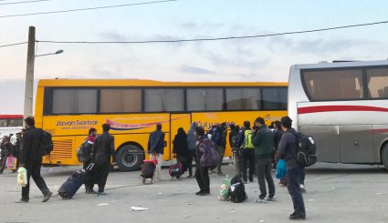 بازگشت زائران اربعین حسینی از مرز مهران + تصاویر