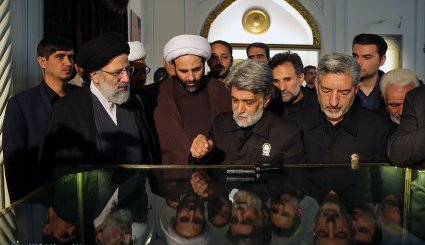 مراسم رونمايي از اثر استاد فرشچيان در حرم مطهر رضوی
