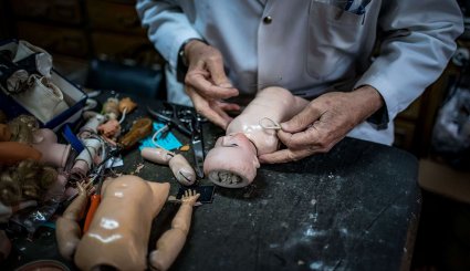 دکتر عروسک ها‎