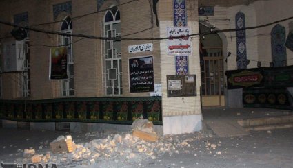 امداد رسانی به مصدومان زلزله در قصرشیرین
