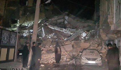 امداد رسانی به مصدومان زلزله در قصرشیرین