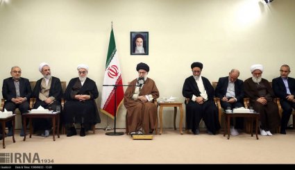 دیدار مسئولان و فعالان فرهنگی استان های آذربایجان‌شرقی و قم با رهبر انقلاب