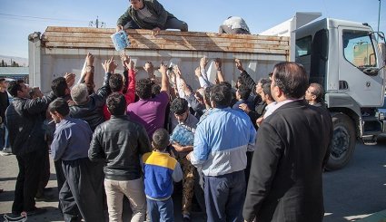 امداد رسانی به مصدومان زلزله در سرپل‌ذهاب + تصاویر