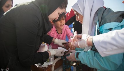 امداد رسانی به مصدومان زلزله در سرپل‌ذهاب + تصاویر