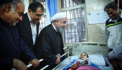 عیادت روحانی از مصدومان زلزله کرمانشاه