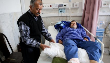 رسیدگی به مصدومان حادثه زلزله کرمانشاه + تصاویر