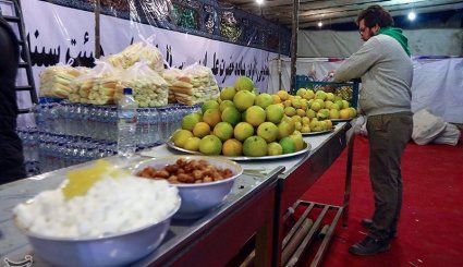 پیاده روی زائران حرم رضوی + تصاویر