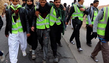 پیاده روی زائران حرم رضوی + تصاویر