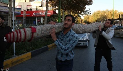 جمع آوری کمکهای مردمی برای زلزله زدگان - اصفهان + تصاویر
