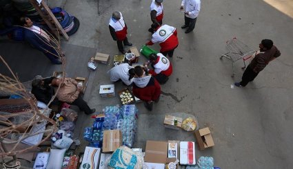 جمع آوری کمکهای مردمی برای زلزله زدگان - اصفهان + تصاویر
