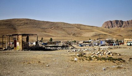 توزیع کمک های مردمی در میان زلزله زدگان کرمانشاه + تصاویر