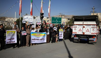 توزیع کمک های مردمی در میان زلزله زدگان کرمانشاه + تصاویر