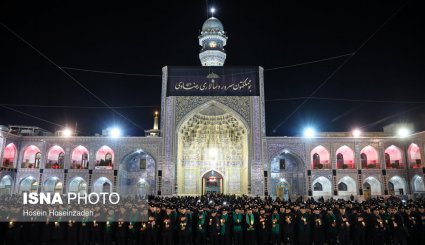 مراسم خطبه خوانی شب شهادت امام رضا (ع) در حرم رضوی + تصاویر