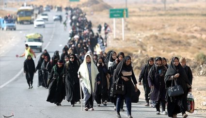 پیاده روی زائران حرم رضوی - مشهد + تصاویر