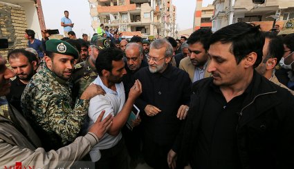 بازدید رئیس مجلس از مناطق زلزله زده کرمانشاه
