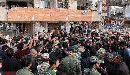 بازدید رئیس مجلس از مناطق زلزله زده کرمانشاه
