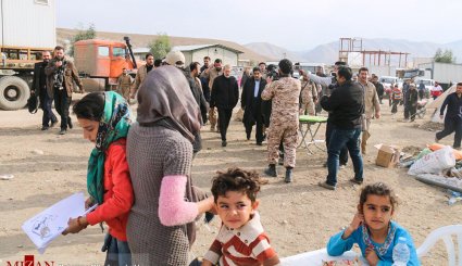 بازدید رئیس مجلس از مناطق زلزله زده کرمانشاه
