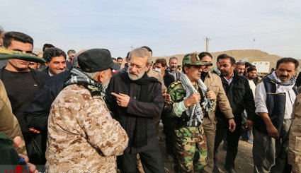 بازدید رئیس مجلس از مناطق زلزله زده کرمانشاه
