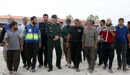 حضور فرماندهان سپاه در منطقه زلزله زده غرب کشور