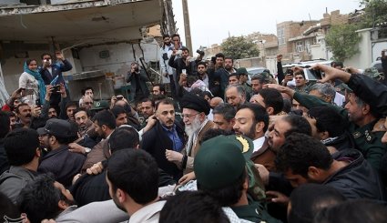 حضور رهبر انقلاب در مناطق زلزله‌زده استان کرمانشاه

