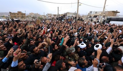 حضور رهبر انقلاب در مناطق زلزله‌زده استان کرمانشاه

