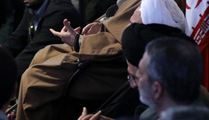 تصاویر جلسه رسیدگی به مشکلات زلزله زدگان با حضور رهبر معظم انقلاب