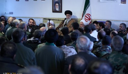 تصاویر جلسه رسیدگی به مشکلات زلزله زدگان با حضور رهبر معظم انقلاب