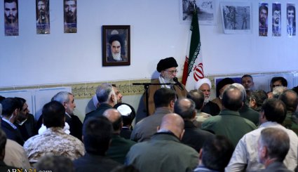 تصاویر جلسه رسیدگی به مشکلات زلزله زدگان با حضور رهبر معظم انقلاب