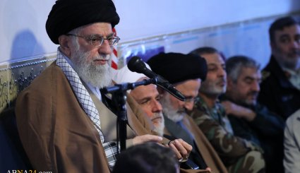 تصاویر جلسه رسیدگی به مشکلات زلزله زدگان با حضور رهبر معظم انقلاب