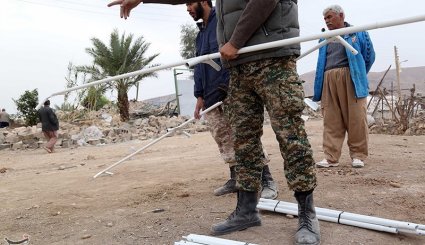 حضور مدافعان حرم در مناطق زلزله زده