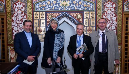 بازدید «هلگا اشمید» از تالار اشرف اصفهان + تصاویر