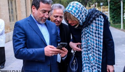 بازدید «هلگا اشمید» از تالار اشرف اصفهان + تصاویر