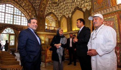 بازدید «هلگا اشمید» از تالار اشرف اصفهان + تصاویر