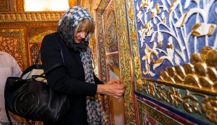 بازدید «هلگا اشمید» از تالار اشرف اصفهان + تصاویر