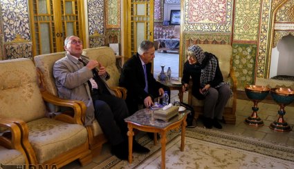 بازدید «هلگا اشمید» از تالار اشرف اصفهان + تصاویر