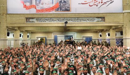 دیدار جمعی از فرماندهان بسیج و بسیجیان سراسر کشور با رهبر انقلاب
