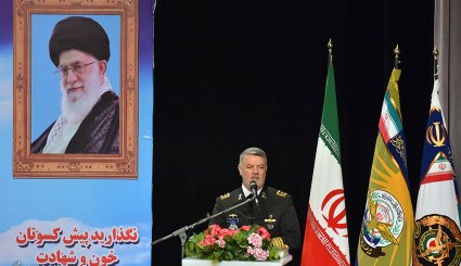 تجلیل از خانواده شهدا و پیشکسوتان نیروی دریایی ارتش
