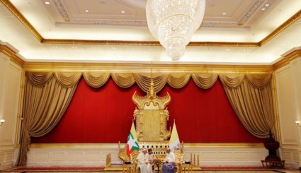  دیدار پاپ و رهبر میانمار