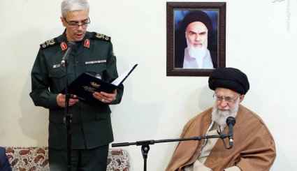 تصاویر/ دیدار برگزیدگان جشنواره مالک اشتر با فرمانده کل قوا