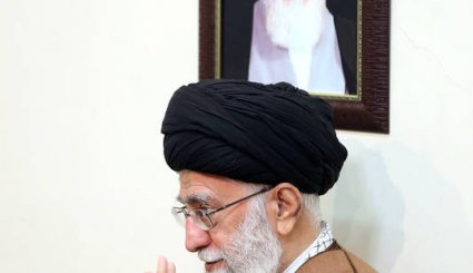 تصاویر/ دیدار برگزیدگان جشنواره مالک اشتر با فرمانده کل قوا