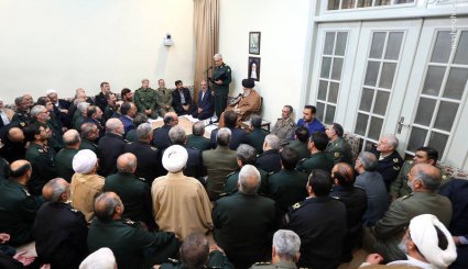 تصاویر/ دیدار برگزیدگان جشنواره مالک اشتر با فرمانده کل قوا