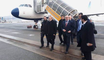 تصاویر/ لاریجانی وارد مسکو شد