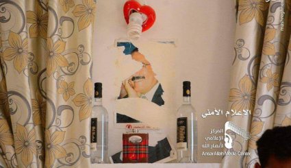 تصاویر/ کشف مشروبات الکلی در مقر نزدیکان عبدالله صالح