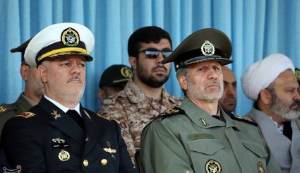 تصاویر/ تحویل دهی ناو موشک انداز سپر به نیرو دریایی ارتش توسط وزارت دفاع
